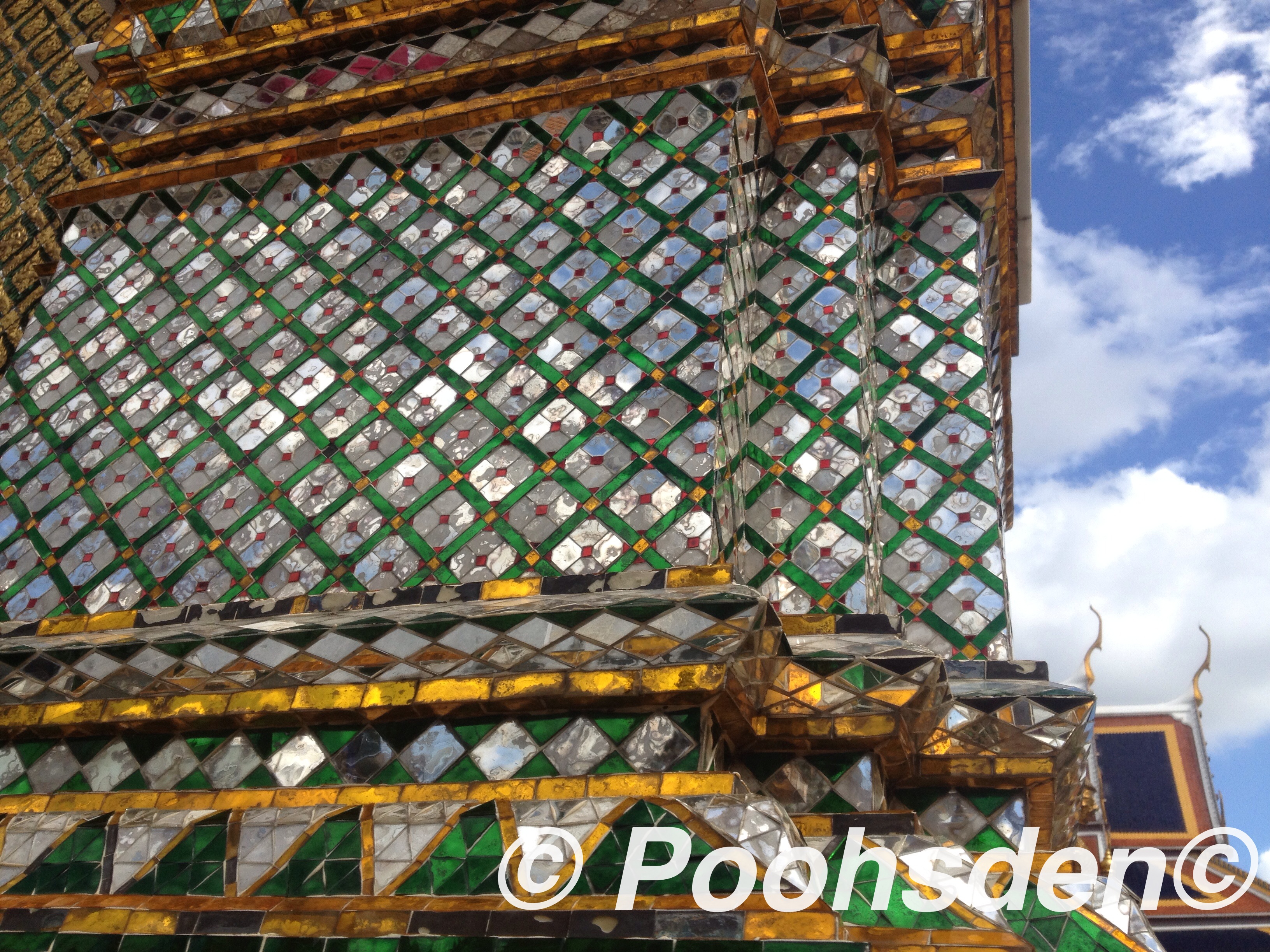 Walls tell tales - the walls at the Grand Palace, Bangkok